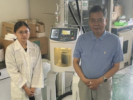 高苑科大吳進三教授 日本真夏設計發明展 鍍金